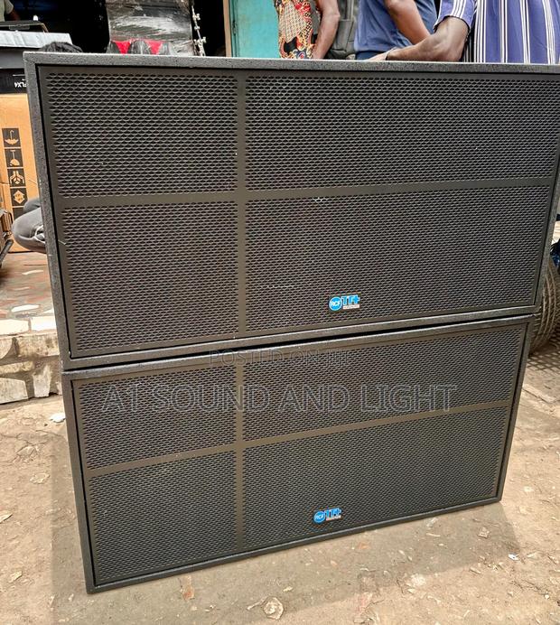 RCF Tt Plus 2 X 18 Inches Bass Speakers · Photo 2