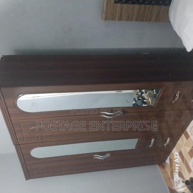 4 In 1 Wardrobe · Photo 1