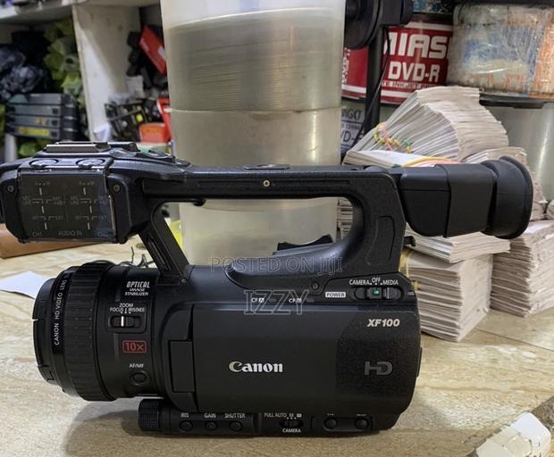 Canon Xf100 Camcorder · Photo 1