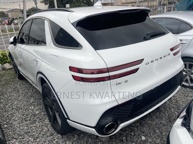 Genesis GV70 2022 White · Photo 6