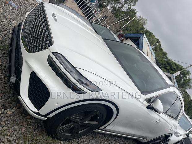 Genesis GV70 2022 White · Photo 7