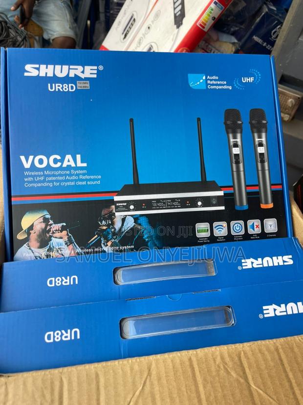 Shure Wireless Microphone Ur8d · Photo 1