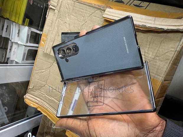 Galaxy Fold7 Premium Magsafe Cover With Card Holder · Photo 8