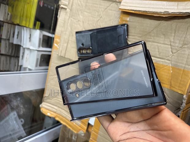 Galaxy Fold7 Premium Magsafe Cover With Card Holder · Photo 7