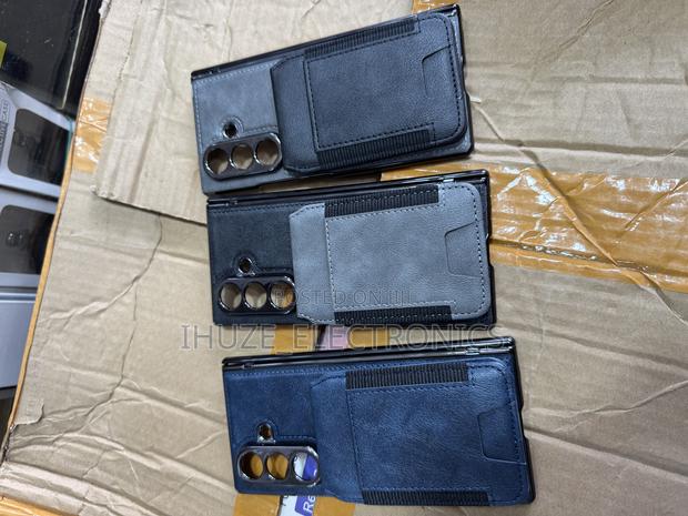 Galaxy Fold7 Premium Magsafe Cover With Card Holder · Photo 4