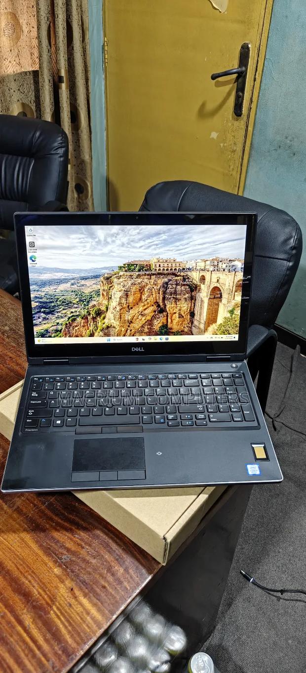 Laptop Dell Precision 7530 12GB Intel Core i7 SSD 512GB · Photo 2