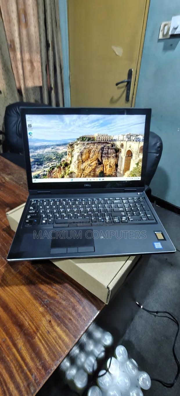 Laptop Dell Precision 7530 12GB Intel Core i7 SSD 512GB · Photo 1