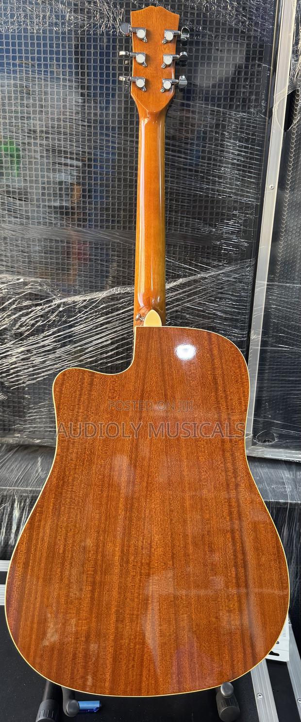 Gibson Semi Acoustic Guitar · Photo 1