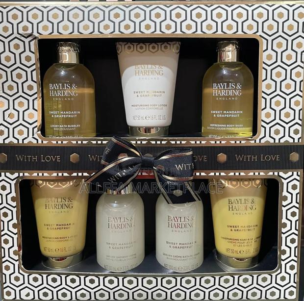 Sweet Mandarin and Grapefruit Gift Set · Photo 1
