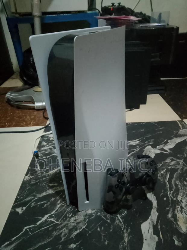 Ps5 With 5 Games FC27 + Other Games+1 Pad · Photo 1