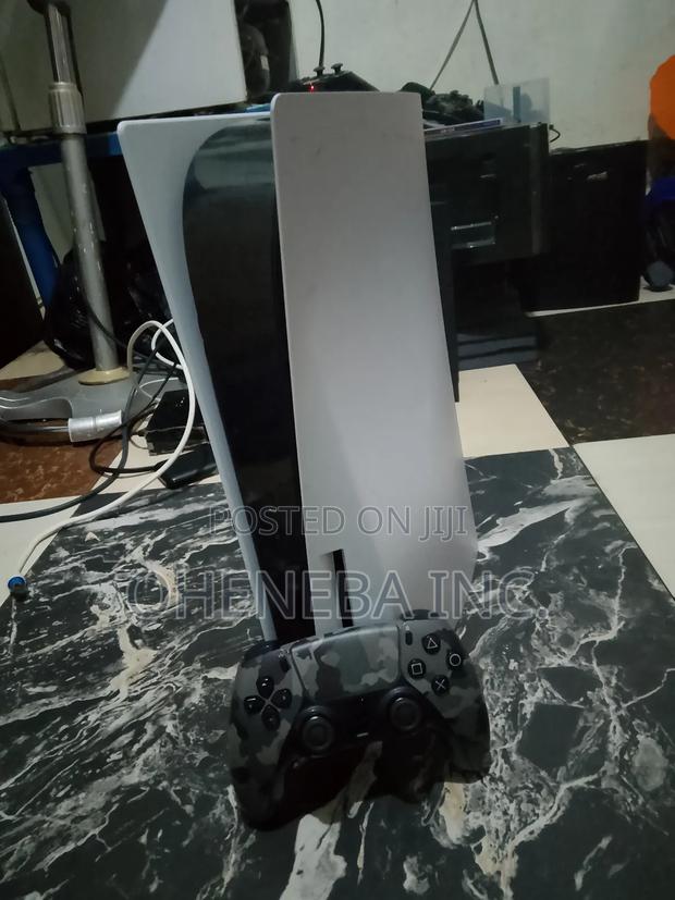 Ps5 With 5 Games FC27 + Other Games+1 Pad · Photo 3