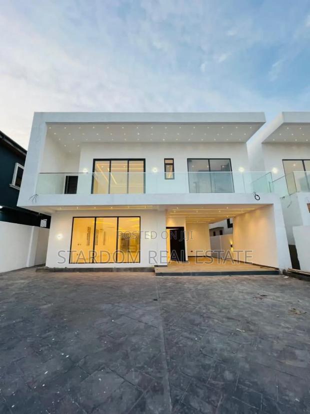5bdrm Duplex in Ashaley Botwe for sale · Photo 1