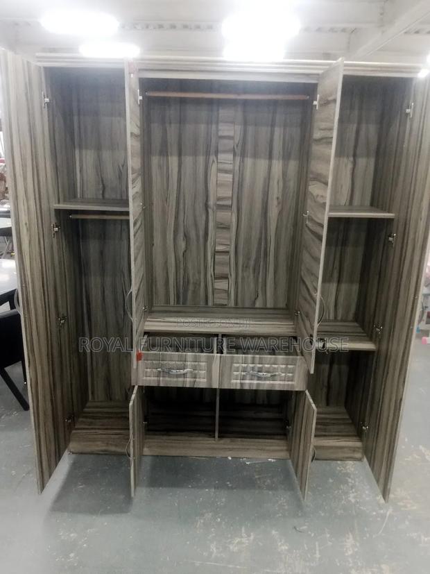 Skin Gray 4doors Wooden Wardrobe · Photo 2