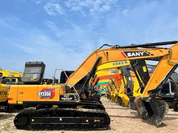 Excavator for Rent Any Location · Photo 5