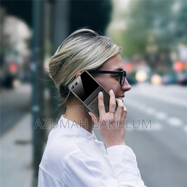 Samsung Galaxy Z Flip 7 Stex Series Case · Photo 2