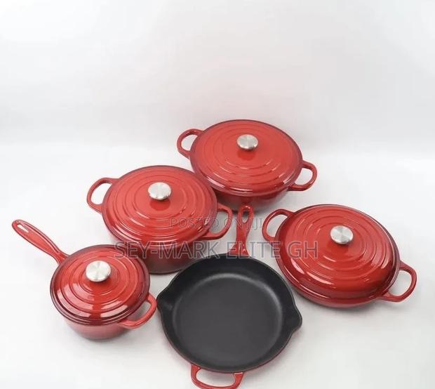 5pcs Set Cast Iron Cookware · Photo 1