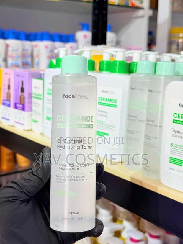 Face Facts Ceramide Oil Control Hydrating Toner · Photo 1