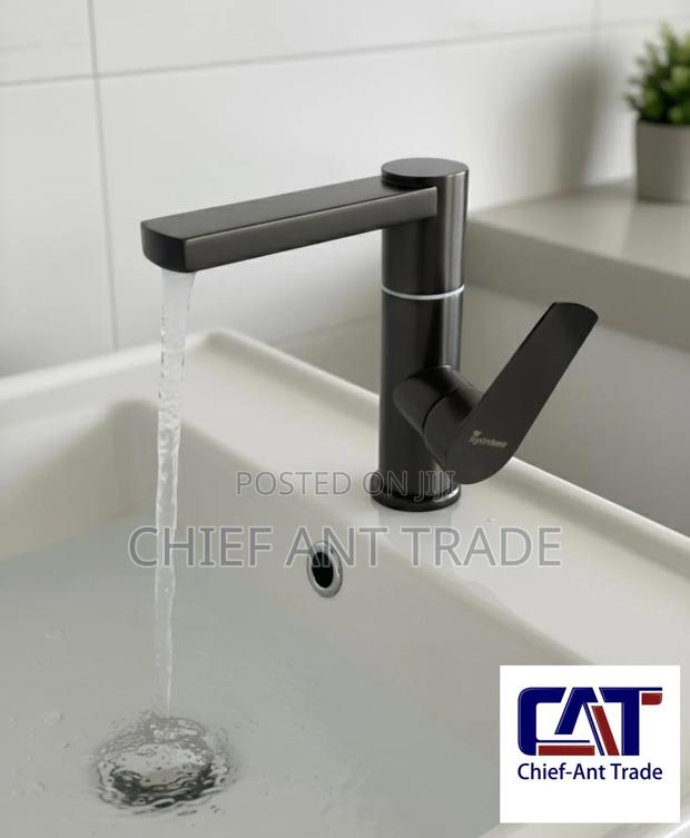 Twist Basin Faucet Tap · Photo 1
