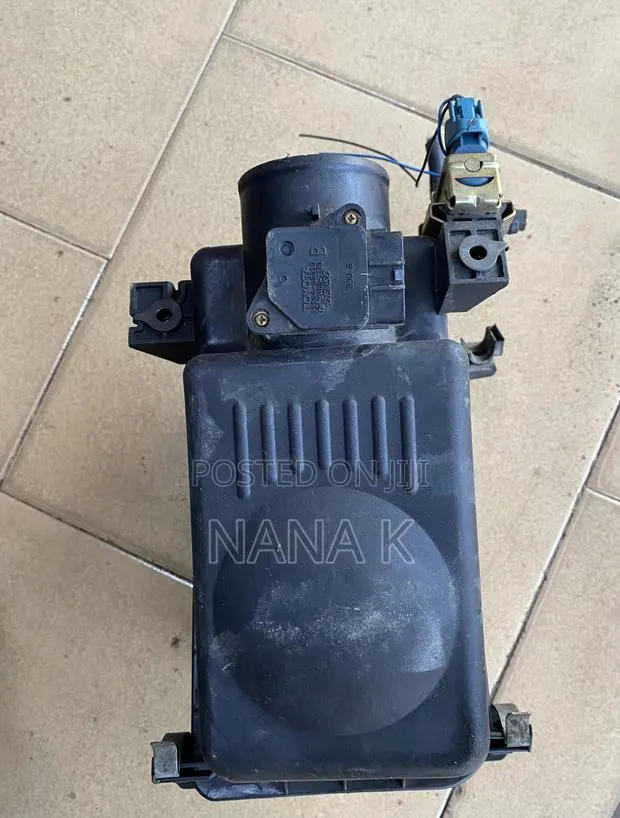 Corolla, Vibe, Matrix 2003,2004,2005,2006,2007,2008 Air Cleaner · Photo 1