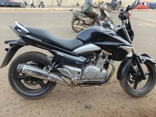 Suzuki Inazuma 2013 Black · Photo 1