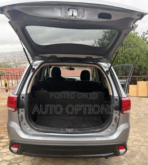 Mitsubishi Outlander ES AWC 2017 Gray · Photo 1