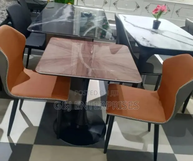 Dining Table · Photo 1