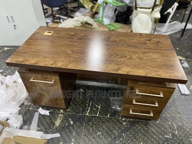 Quality Office Table/Desk · Photo 1