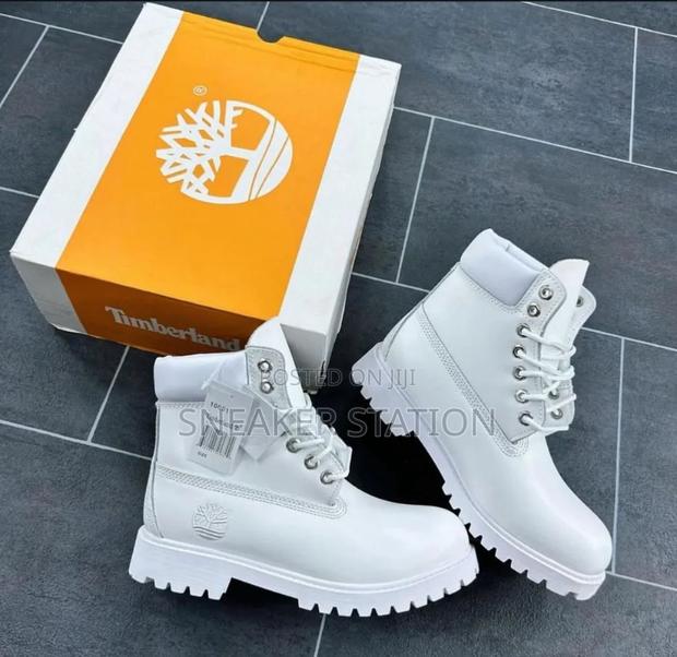 Authentic Timberland Boot All White · Photo 2