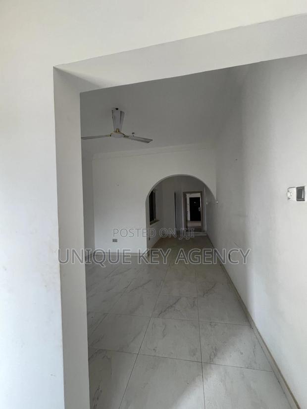 3bdrm Apartment in Unique Key Agency, East Legon for rent · Photo 3