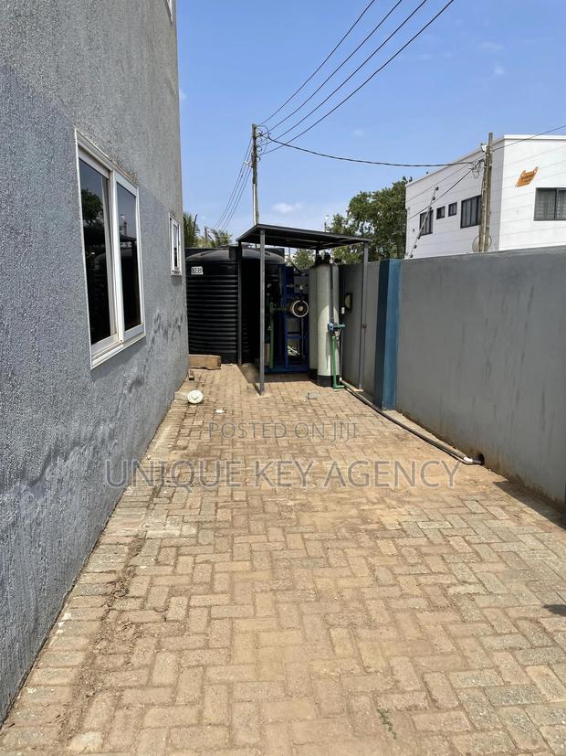 3bdrm Apartment in Unique Key Agency, East Legon for rent · Photo 2