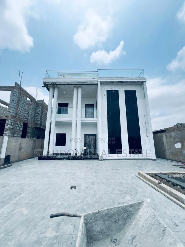 4bdrm Duplex in Ashaley Botwe for sale · Photo 2