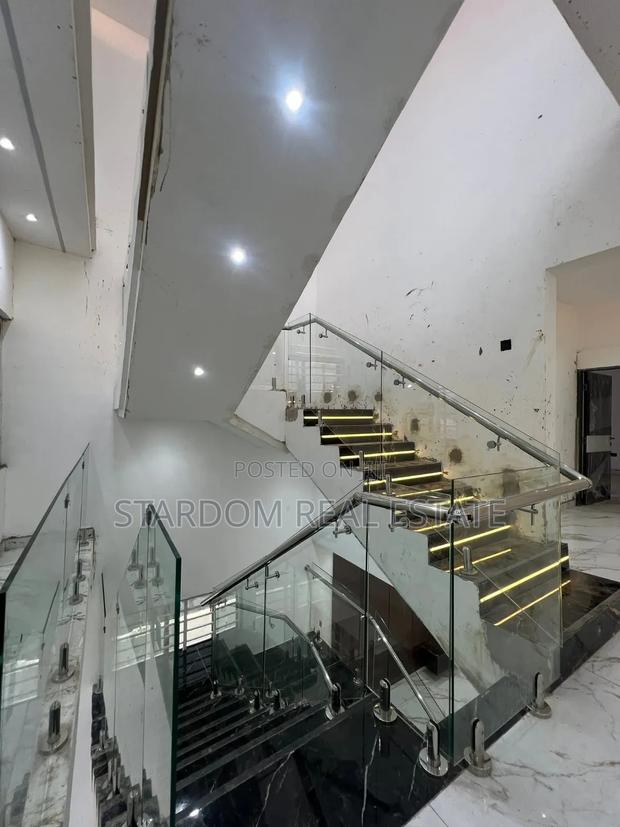 4bdrm Duplex in Ashaley Botwe for sale · Photo 3