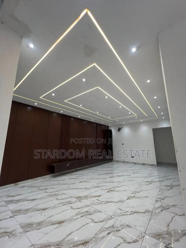4bdrm Duplex in Ashaley Botwe for sale · Photo 7