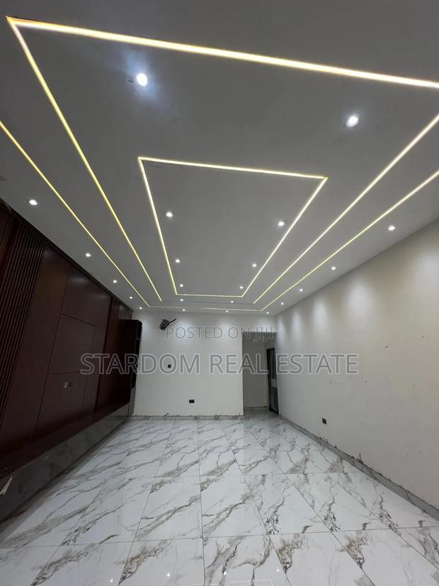 4bdrm Duplex in Ashaley Botwe for sale · Photo 8