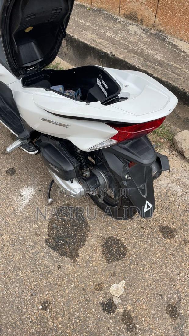 New Honda Ignition 2023 White · Photo 5