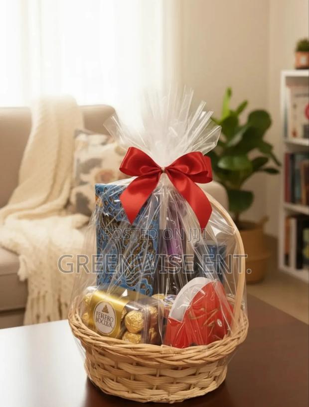 Elegance Celebration Gift Hamper: · Photo 2