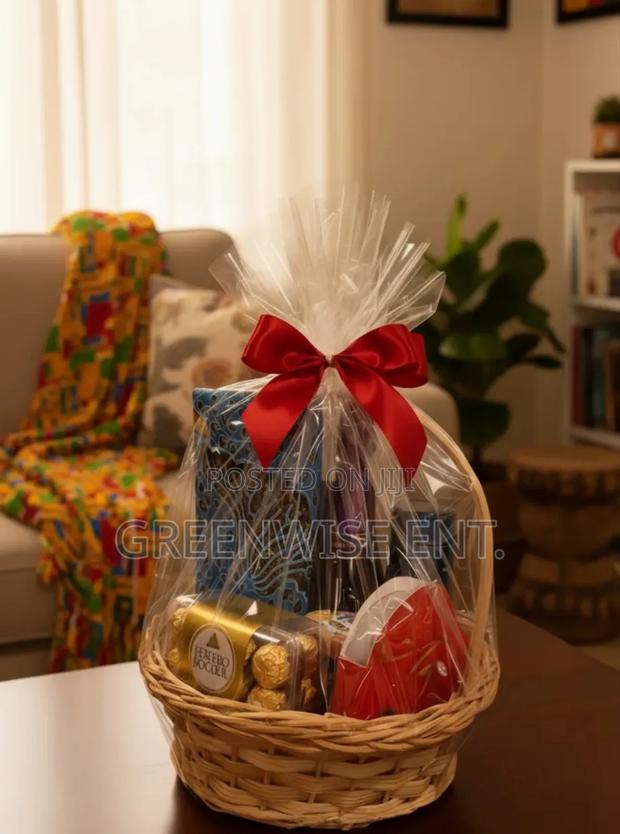 Elegance Celebration Gift Hamper: · Photo 3