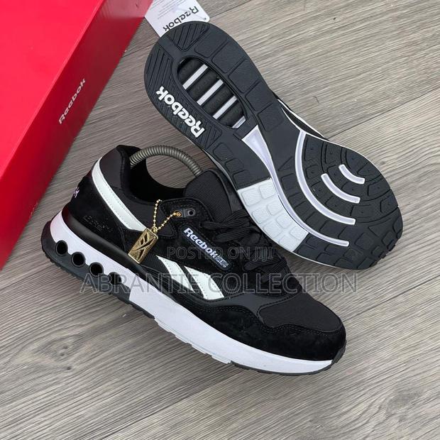 Authentic Reebok Ers Black/White · Photo 1