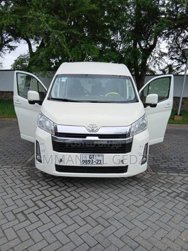Mini Vans - For Rent · Photo 1