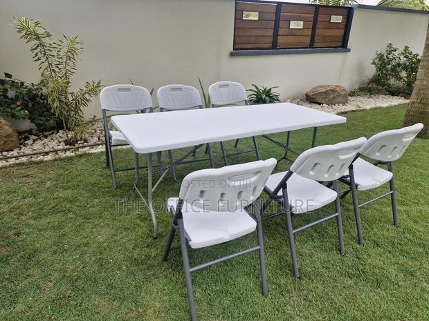 Foldable Table · Photo 1