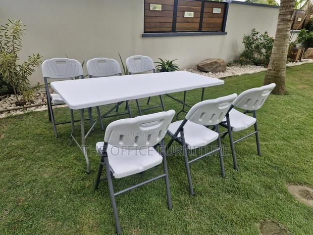 Foldable Table · Photo 2