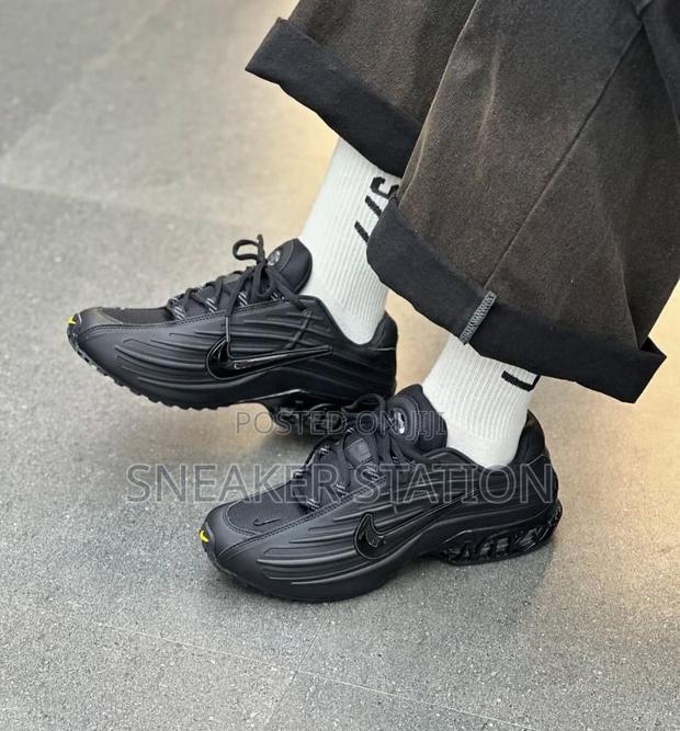 Nike Airmax Plus Black Available · Photo 1