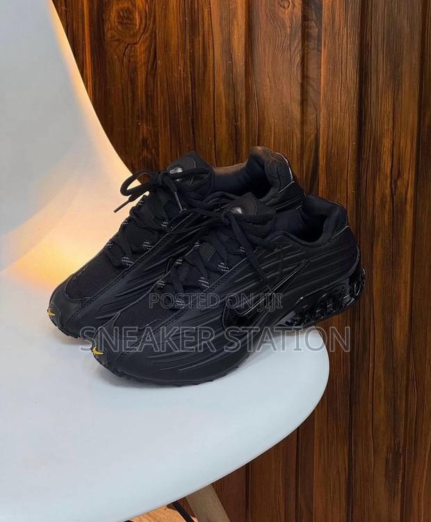 Nike Airmax Plus Black Available · Photo 2