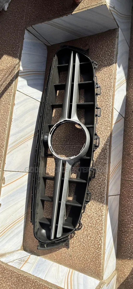 Front Grill E CLASS 2016-2017-2018 -2019 · Photo 1