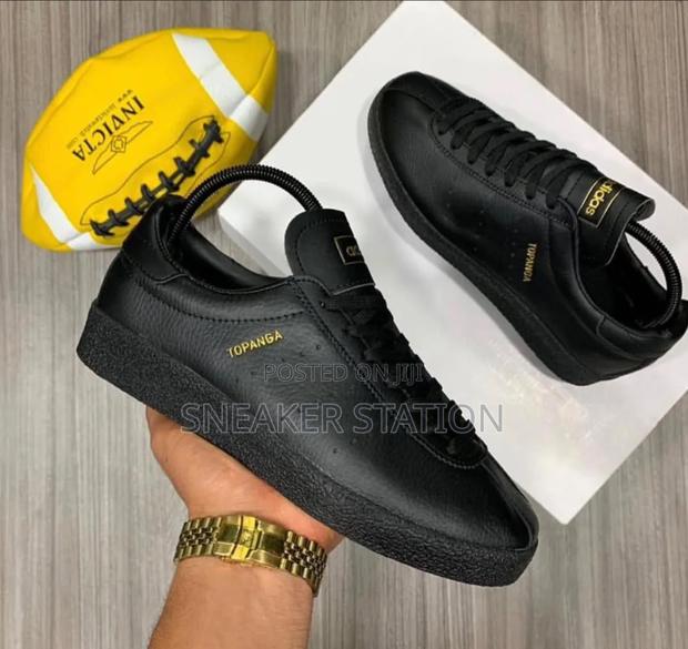 Adidas Topanga All Black · Photo 1