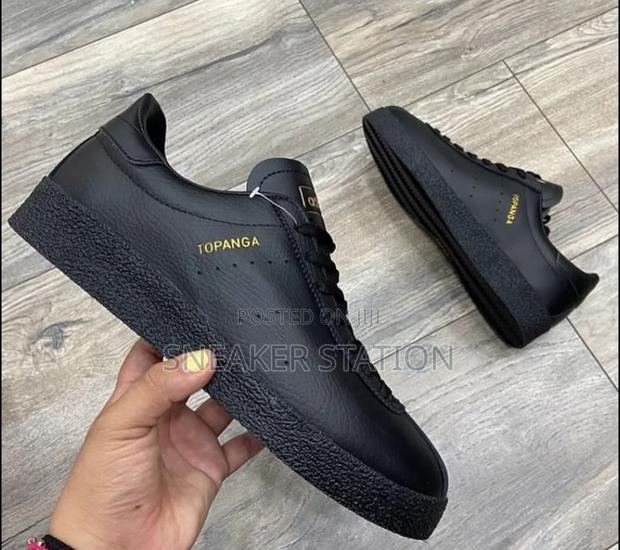 Adidas Topanga All Black · Photo 2
