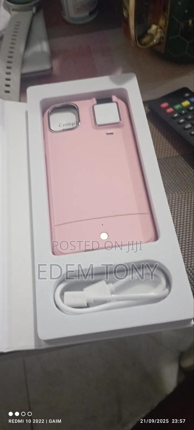 iPhone 11/11 Pro Selfie Light Up Case · Photo 5