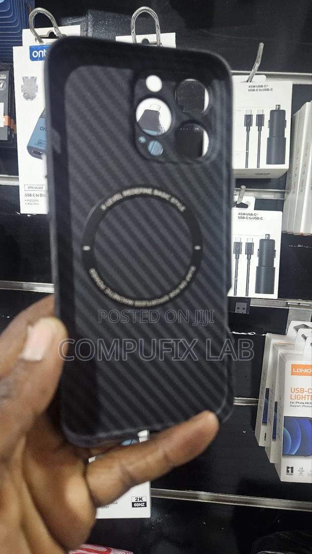 iPhone 16 Pro Max Case · Photo 3