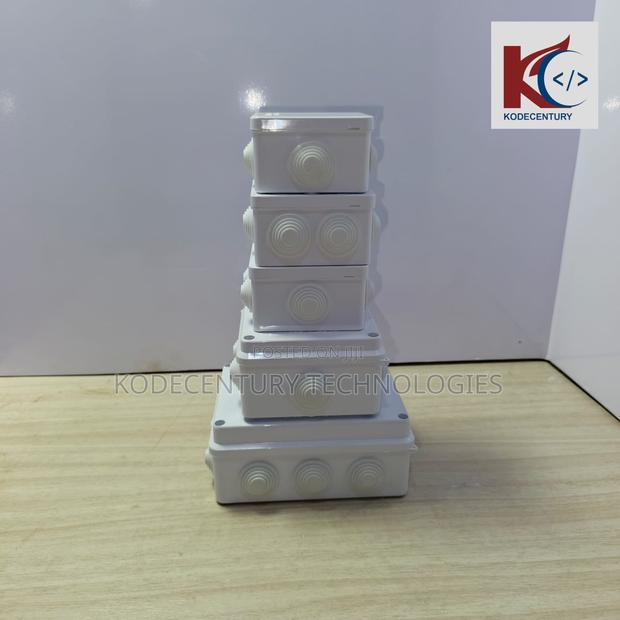 100mm X 100mm X 70mm Junction Box · Photo 1