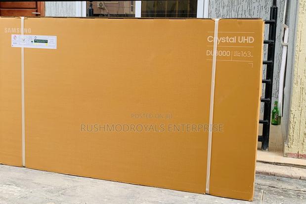 Samsung Du8000: The Affordable 65-Inch Smart Tv · Photo 2
